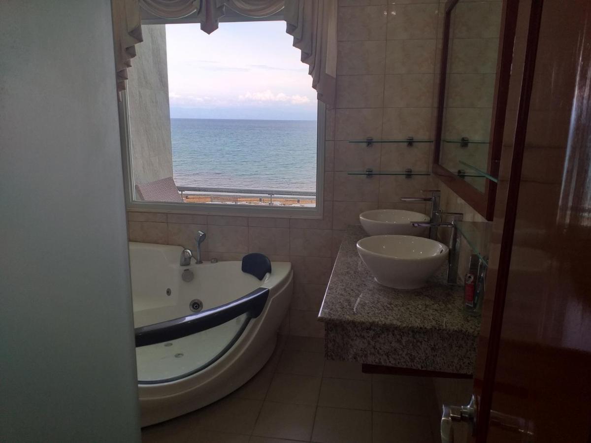 Ocean Breeze Resort Toledo Exterior foto